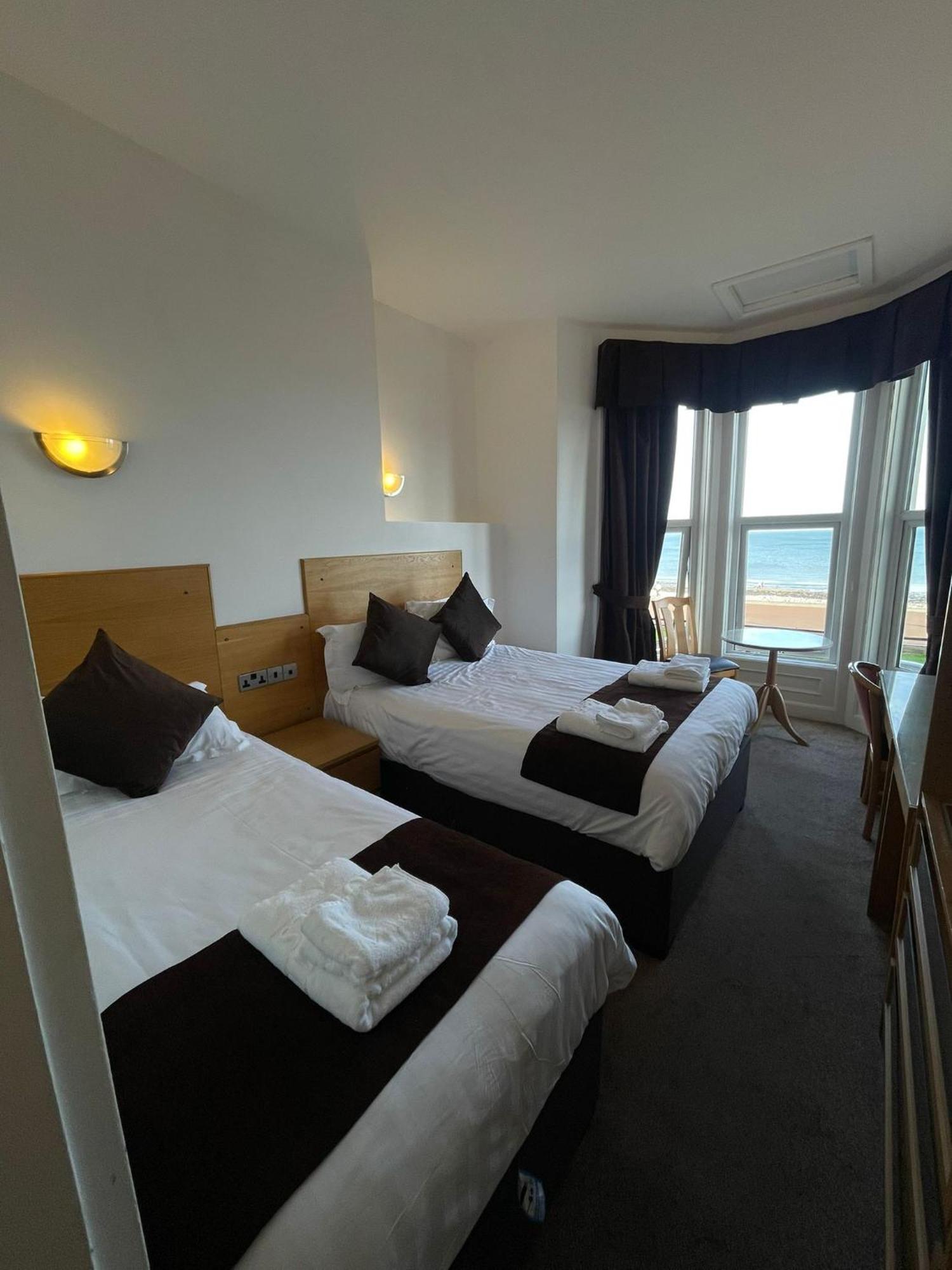 Four Saints Brig Y Don Hotel Llandudno Exterior photo