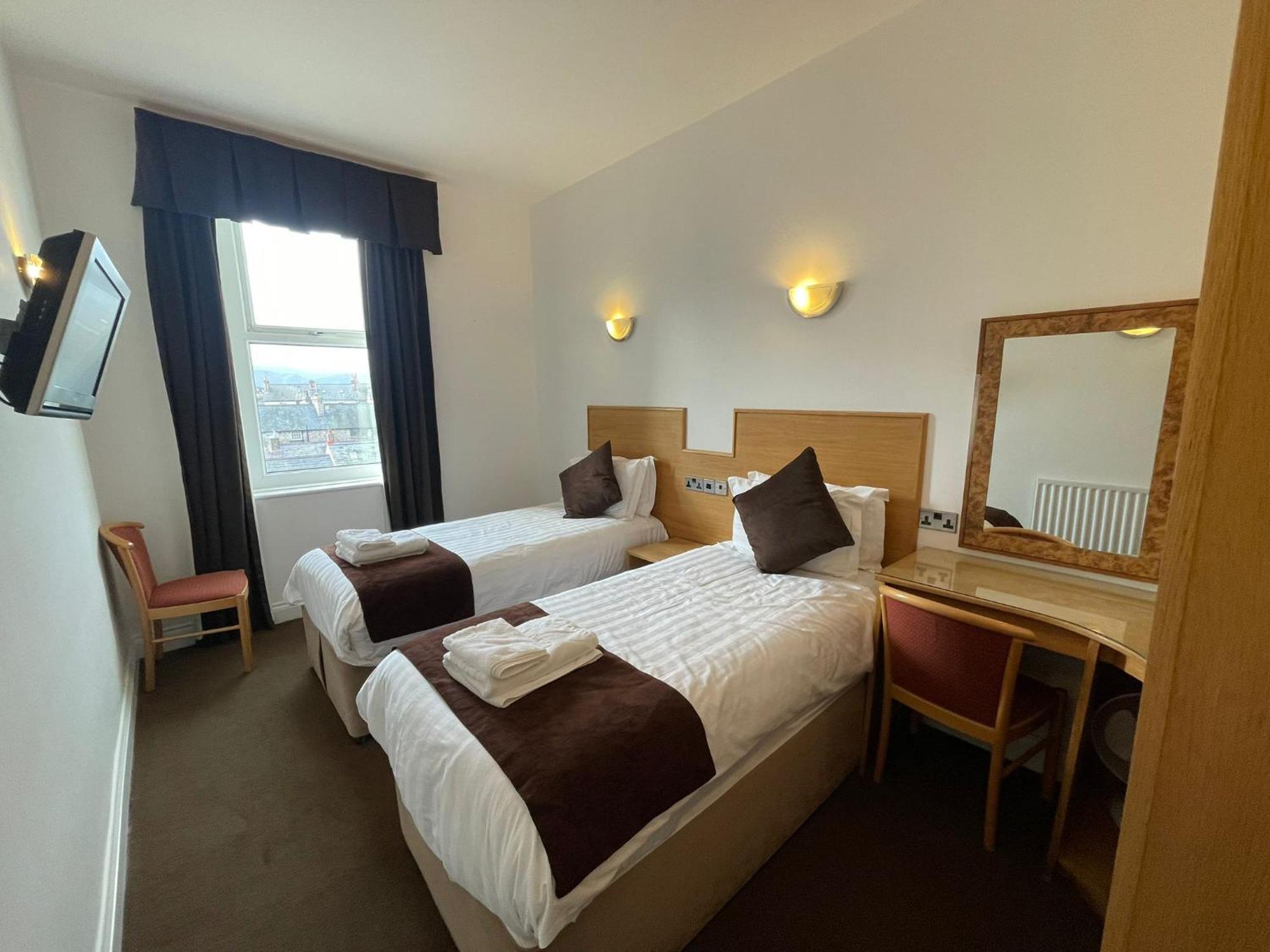 Four Saints Brig Y Don Hotel Llandudno Exterior photo