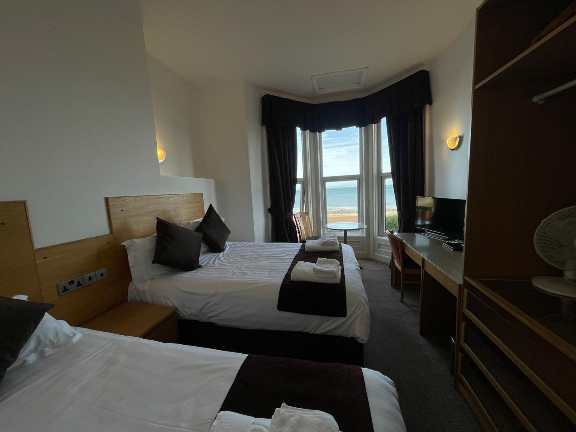 Four Saints Brig Y Don Hotel Llandudno Exterior photo