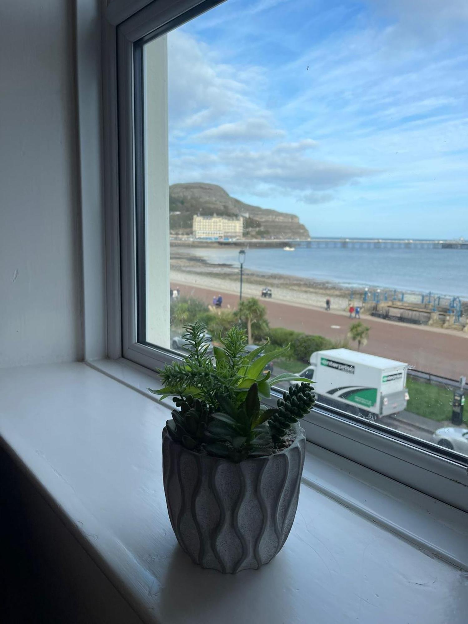 Four Saints Brig Y Don Hotel Llandudno Exterior photo